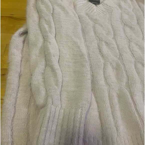 LUCKY BRAND Light Purple Fuzzy V Neck Sweater size Large - Picture 4 of 11